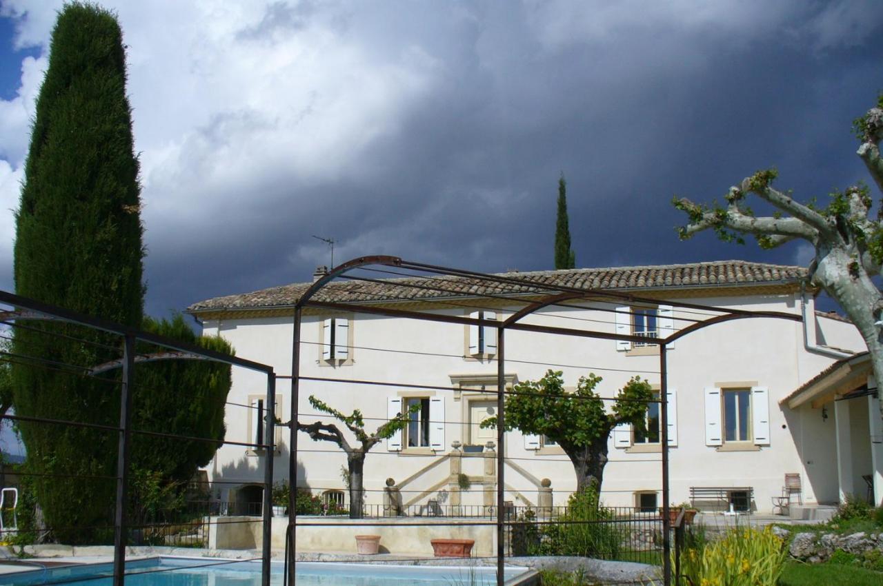 Le Mas Des Sorcières - Maison d'hôtes Valréas Esterno foto